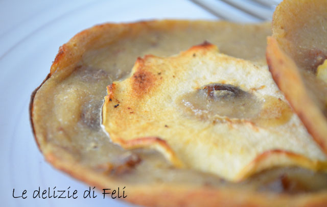 CRESPELLE DI QUINOA CON MELE & UVETTA