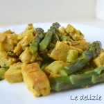 Tempeh speziato con asparagi